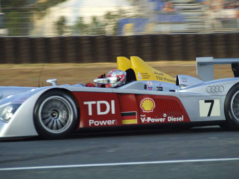 Audi'en med nummer 7 er nu i front.